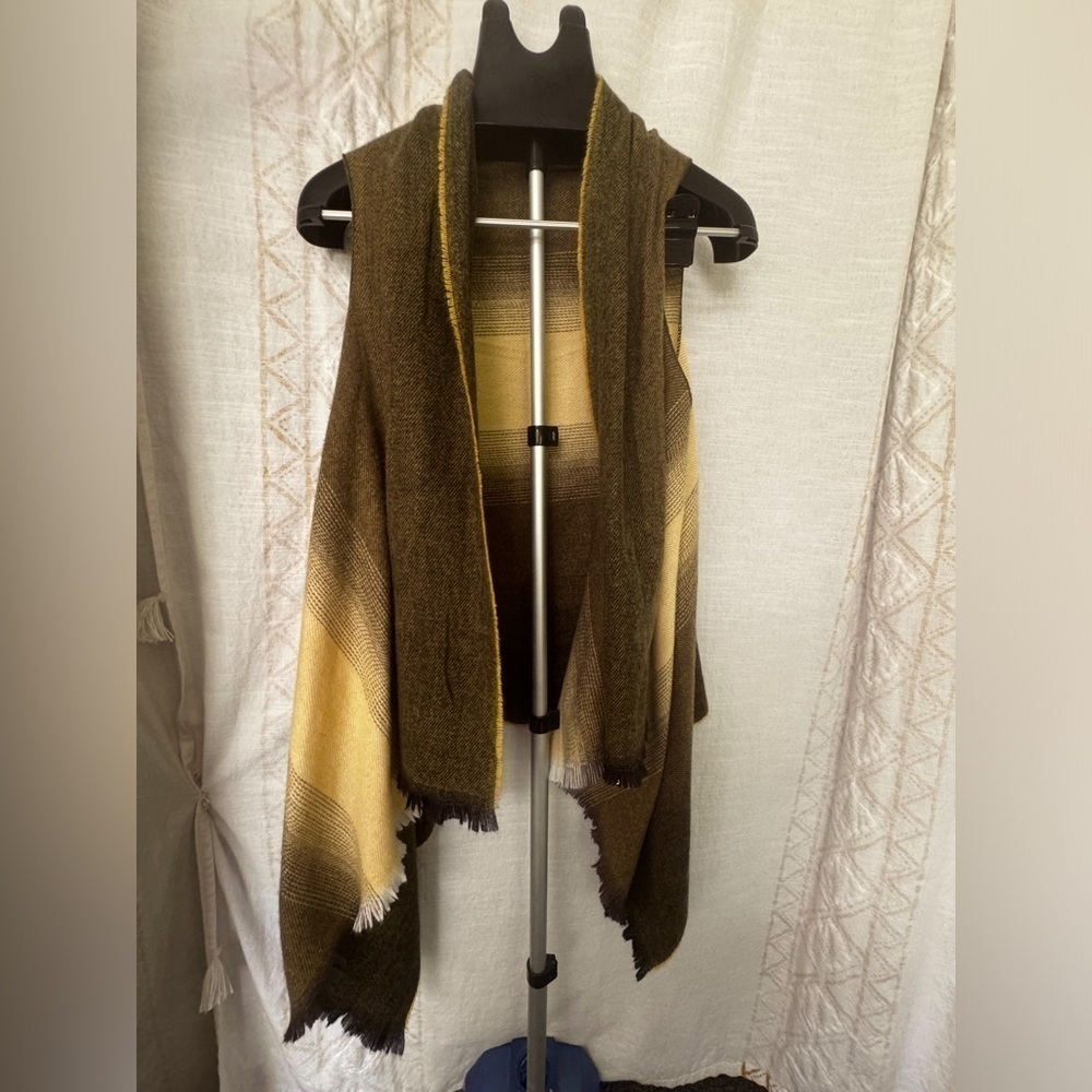 NWOT Ace Sweater Vest Sleeveless Drape Open Front One Size Fits All